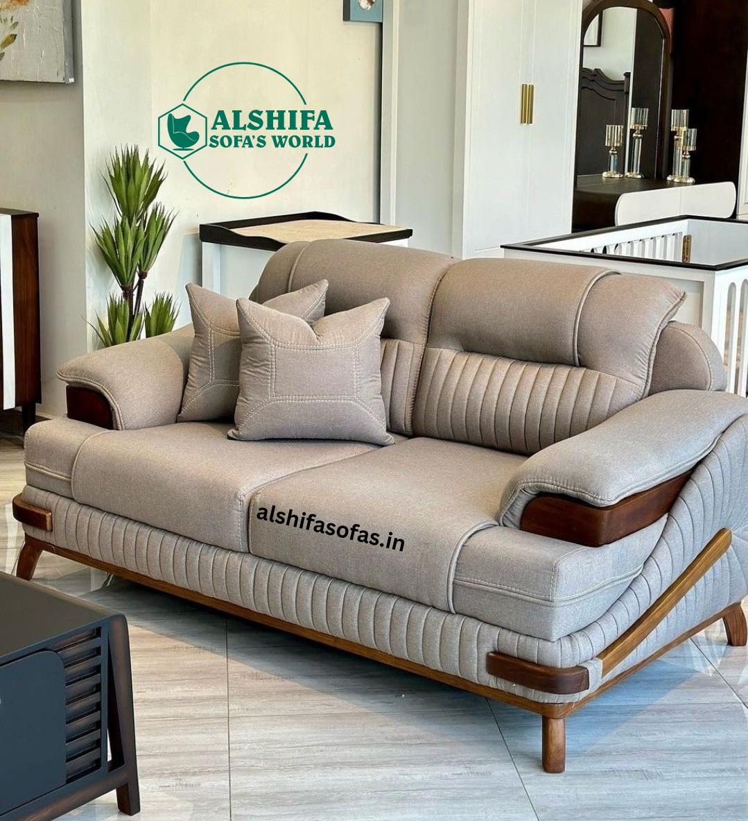 Elegant Sofa with Recliner